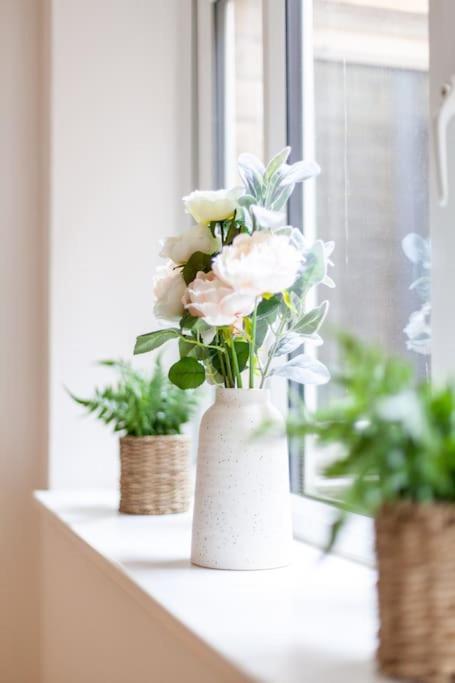 Spacious Retreat 2-Bed In Popular Camden Town Λονδίνο Εξωτερικό φωτογραφία