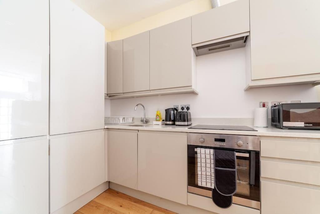Spacious Retreat 2-Bed In Popular Camden Town Λονδίνο Εξωτερικό φωτογραφία